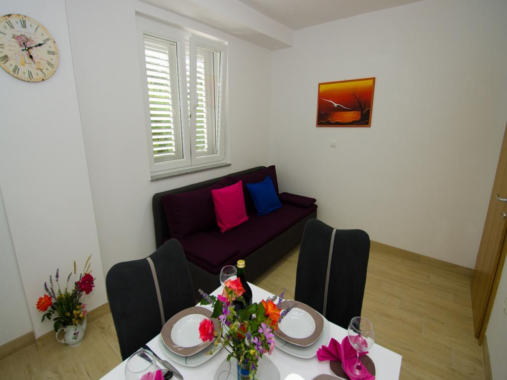 Vesela Apartment *